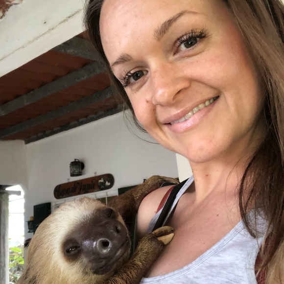 Meet your Posher, Meagan - Picture 1 of 4